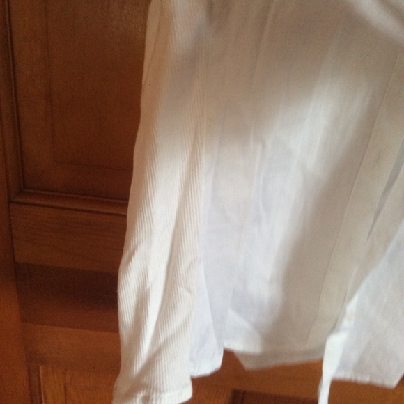 White button down stretch top medium - Picture 6 of 6